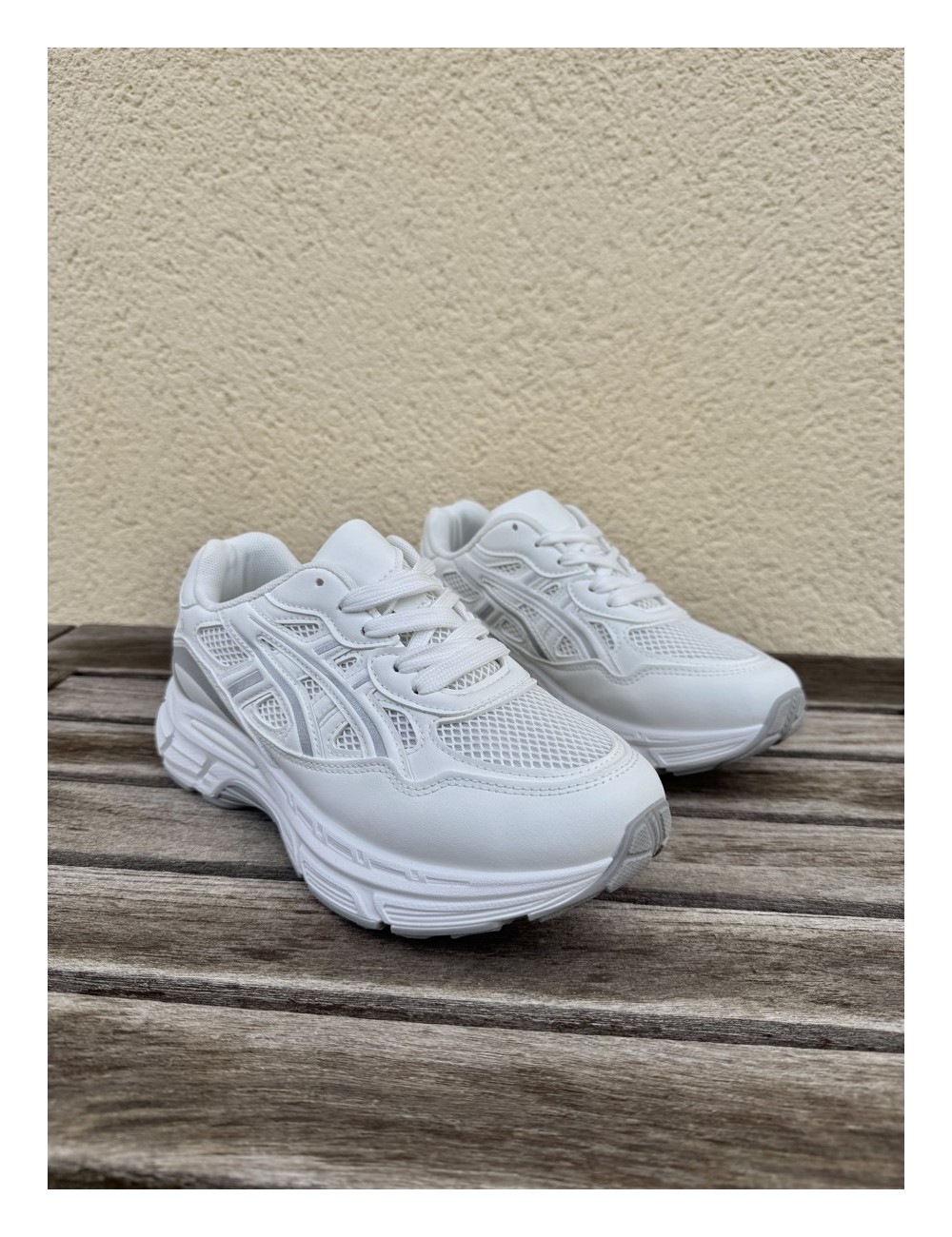 Tenis con suela gruesa Mestre White