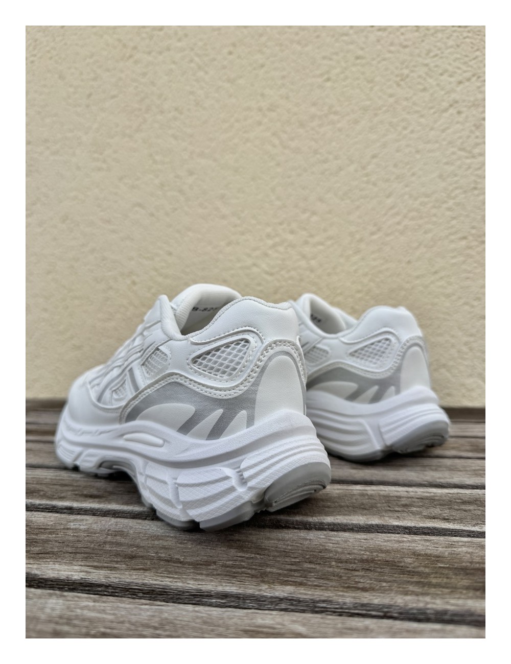 Tenis con suela gruesa Mestre White