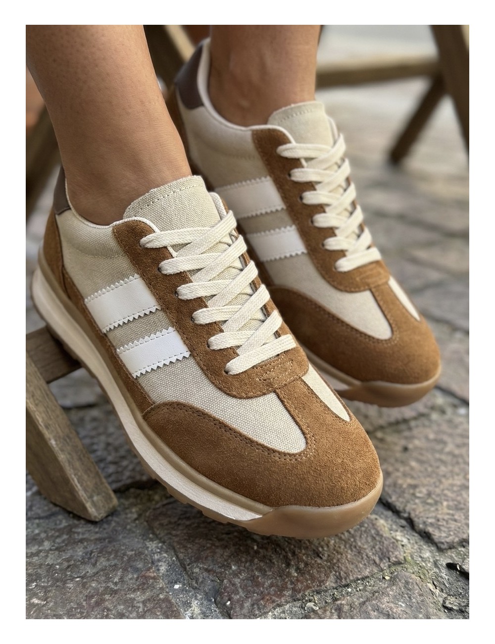Tenis retro marrón y beige rayas blancas Fasano