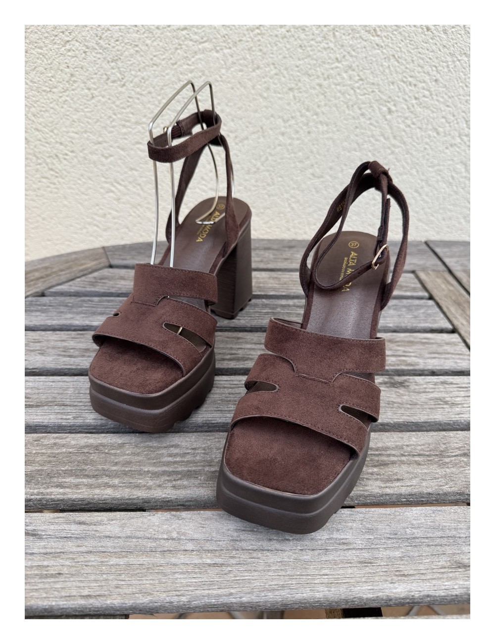 Sandalias de tacon Mirla Brown