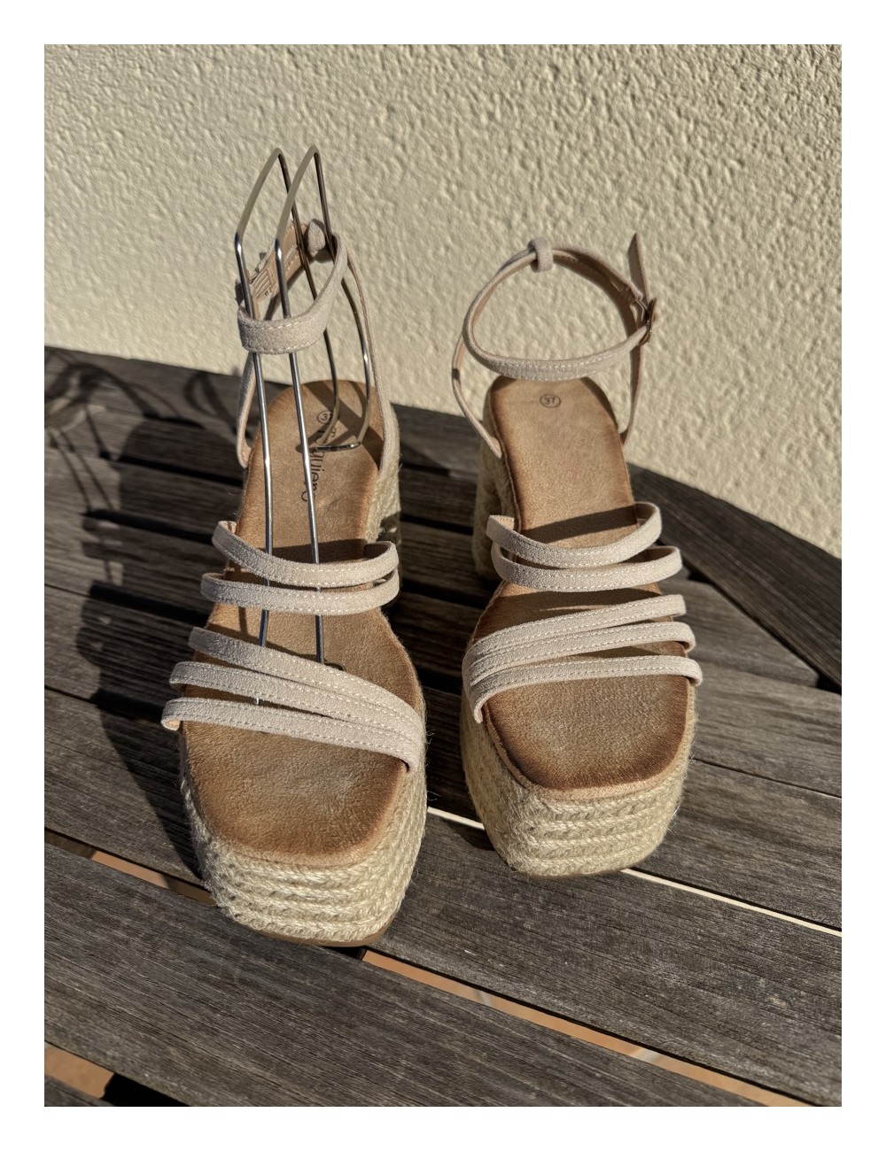 Sandalias de Tacón con Tiras Andria Beige
