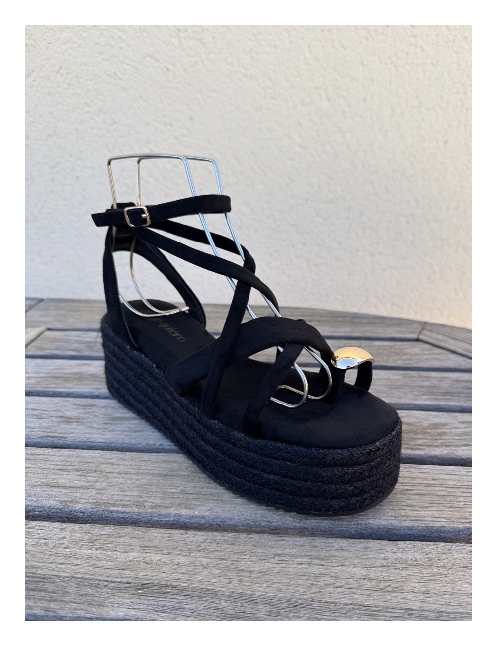 Sandalias con plataforma y anillo Luras Noir