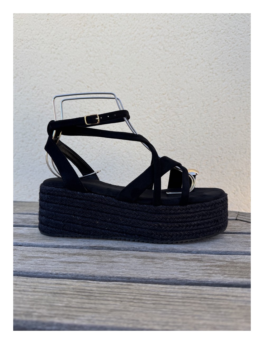 Sandalias con plataforma y anillo Luras Noir