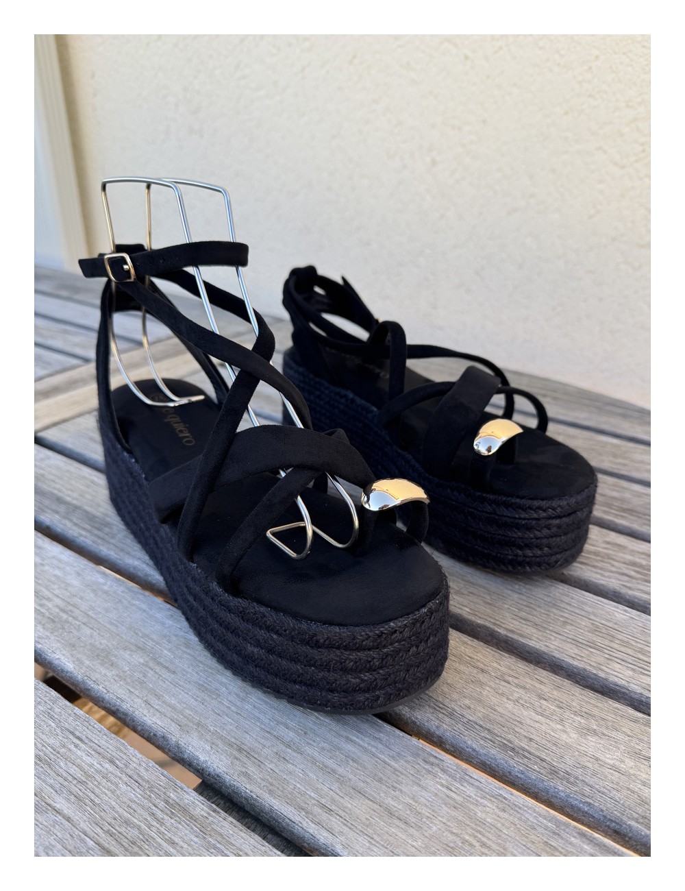 Sandalias con plataforma y anillo Luras Noir