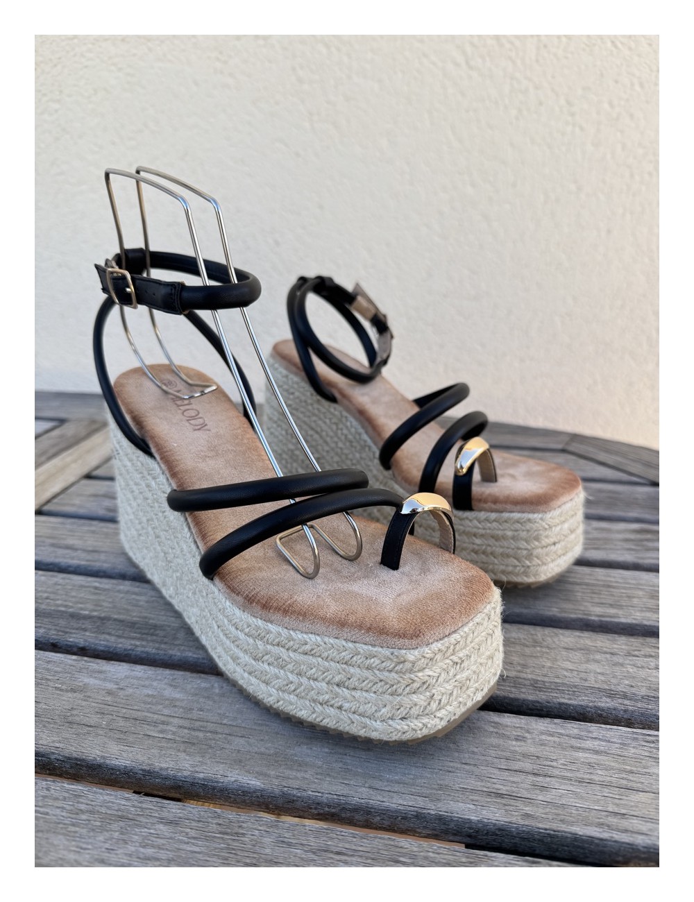 Sandalias con plataforma y tiras Telti Noir
