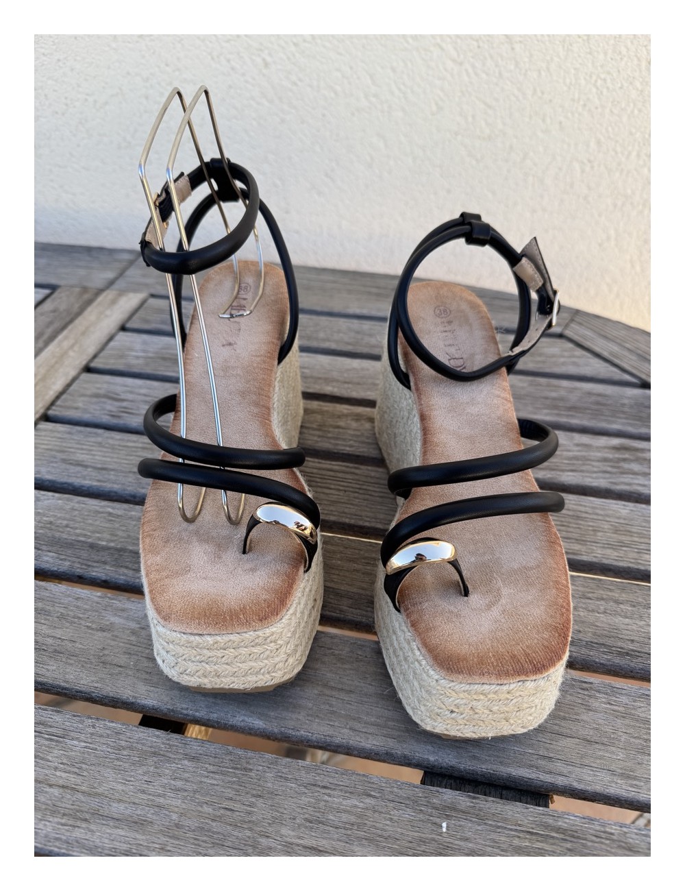 Sandalias con plataforma y tiras Telti Noir