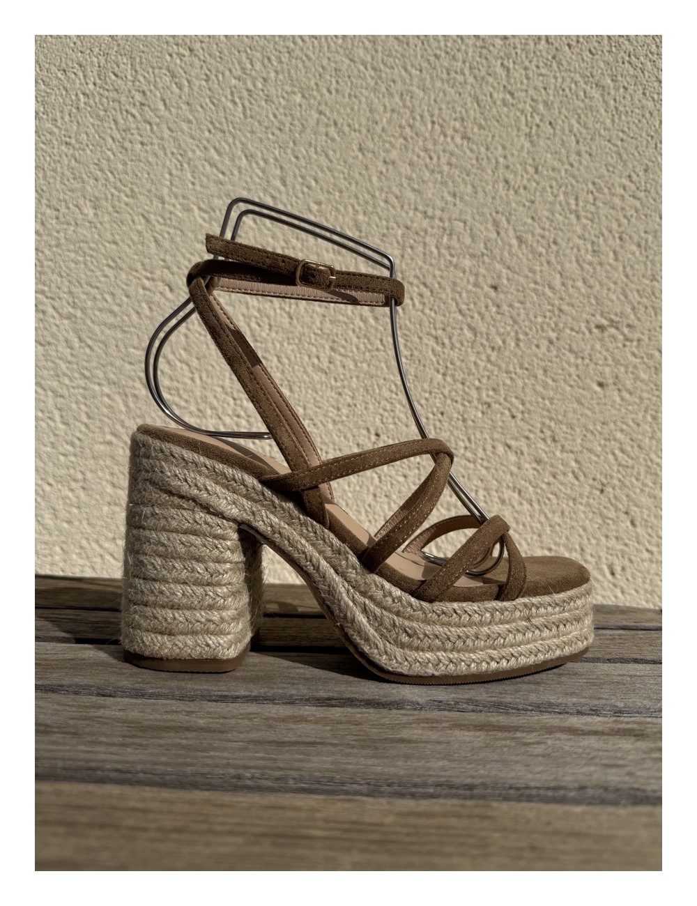 Sandalias de tacon y tiras Lula Khaki