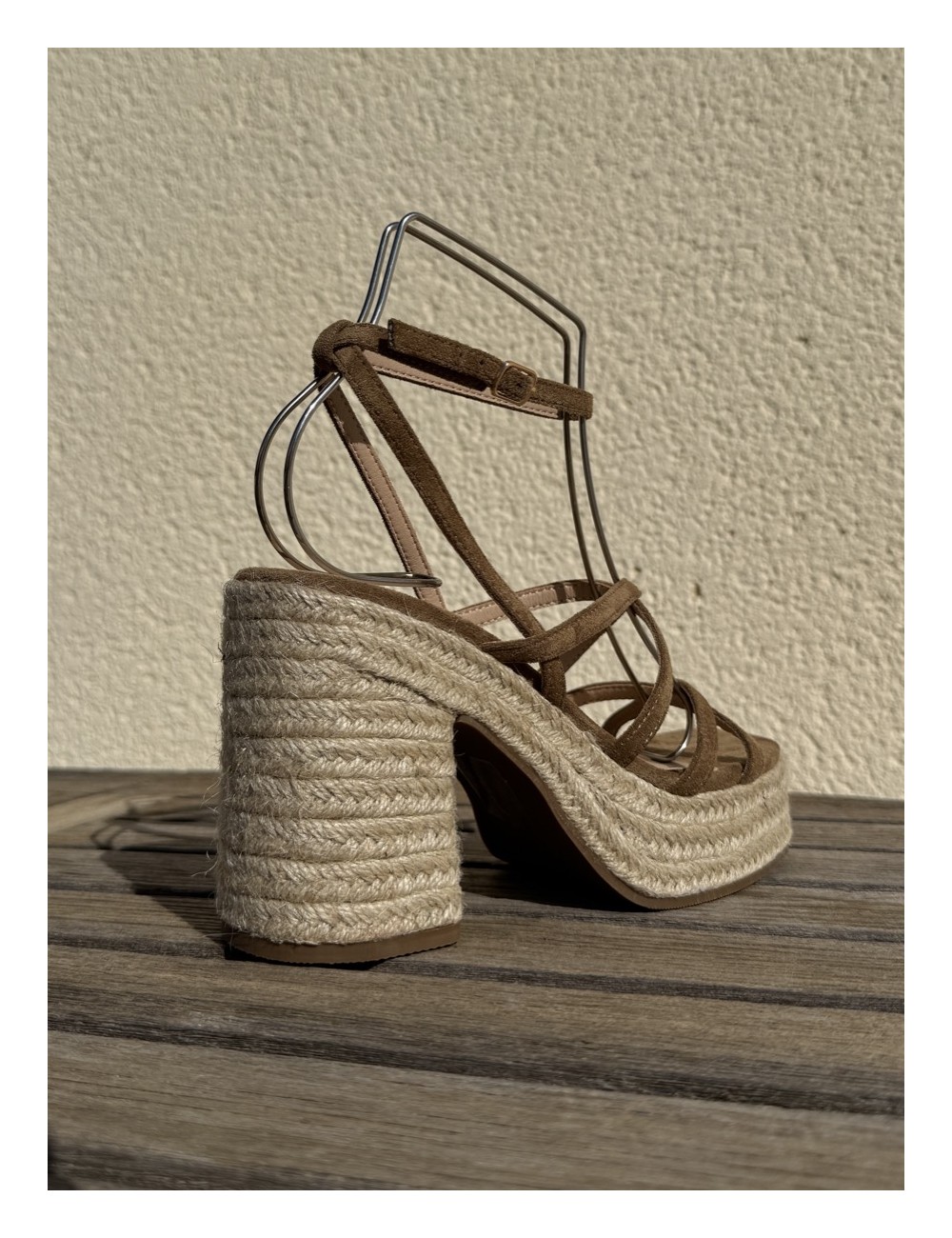 Sandalias de tacon y tiras Lula Khaki