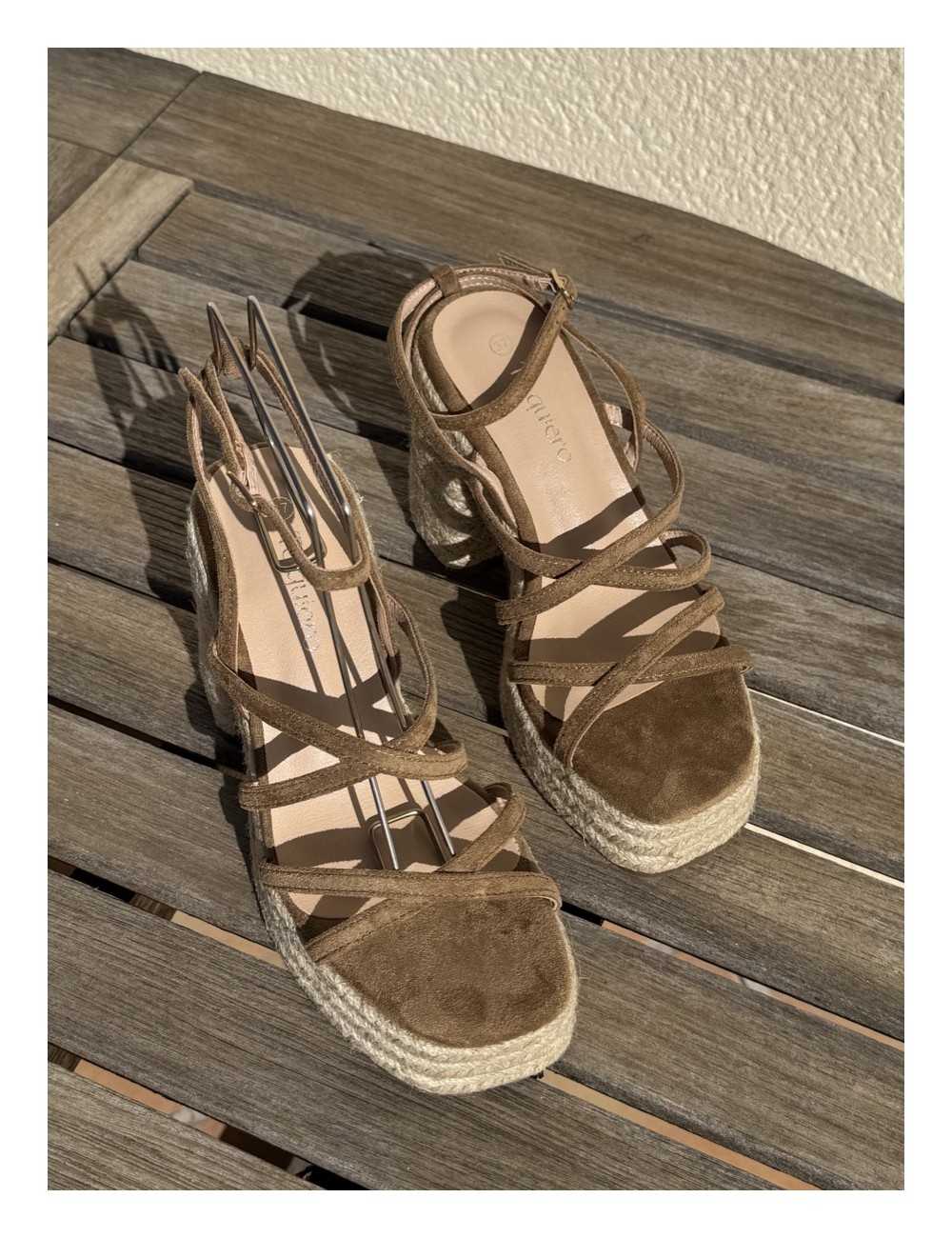 Sandalias de tacon y tiras Lula Khaki