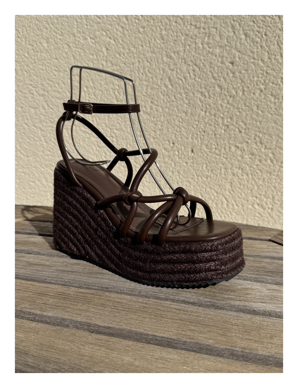 Sandalias con cuña Onani Brown