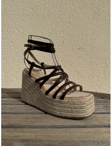 Sandalias con Tiras y Atadas a la Pierna Casina Brown