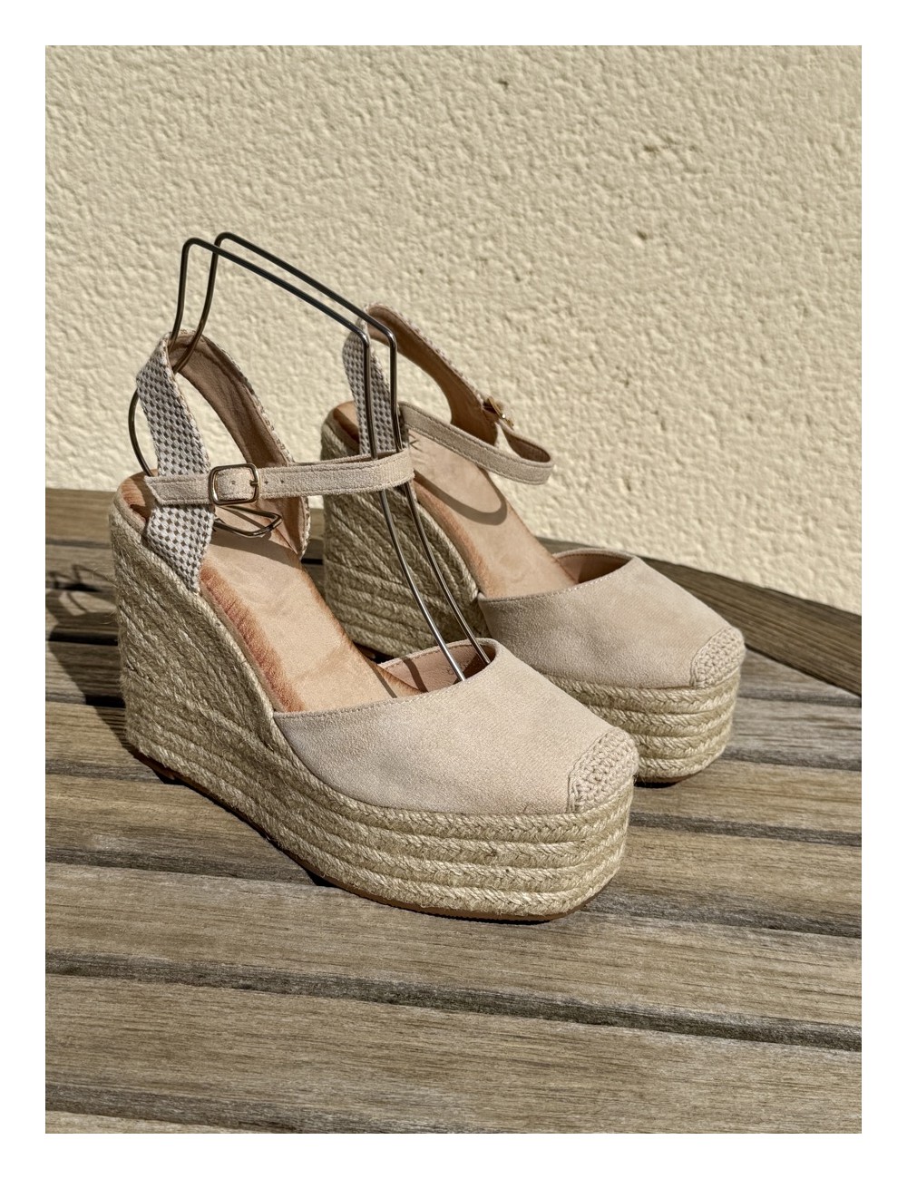 Sandalias con cuñas altas Loiri Beige