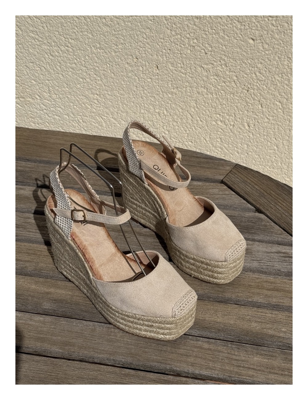 Sandalias con cuñas altas Loiri Beige