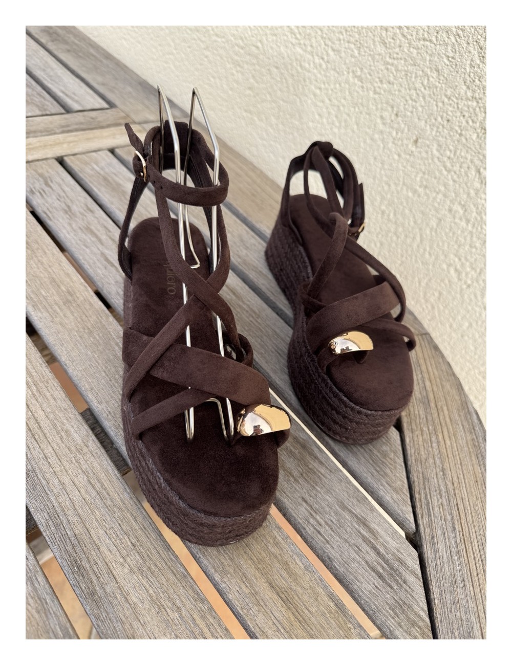 Sandalias con plataforma y anillo Luras Coffe