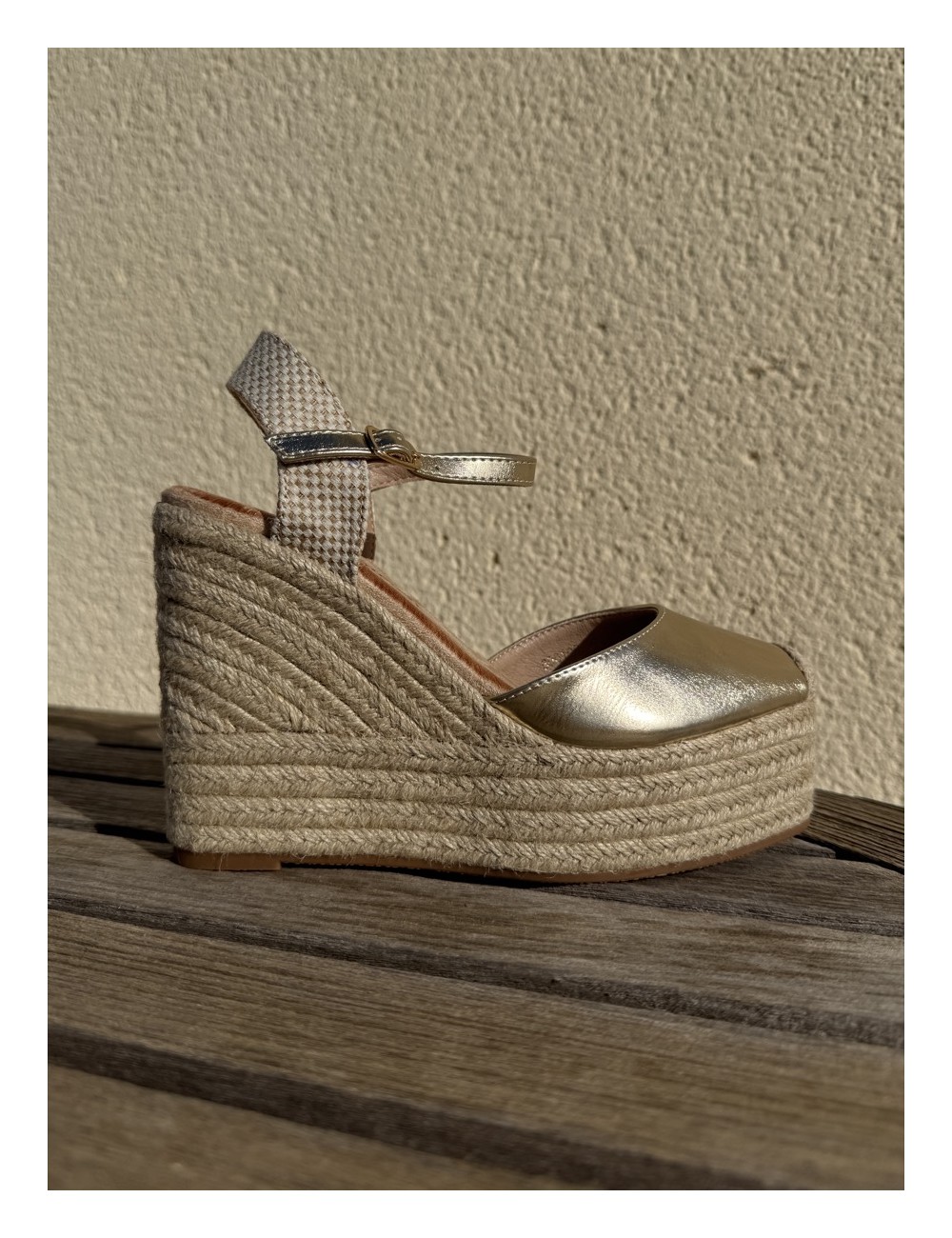 Sandalias con cuñas altas Loiri Gold