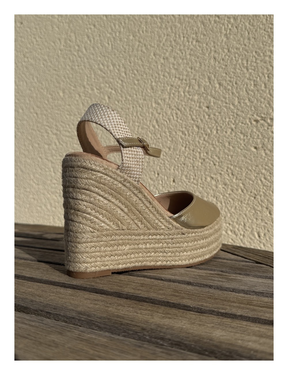 Sandalias con cuñas altas Loiri Gold