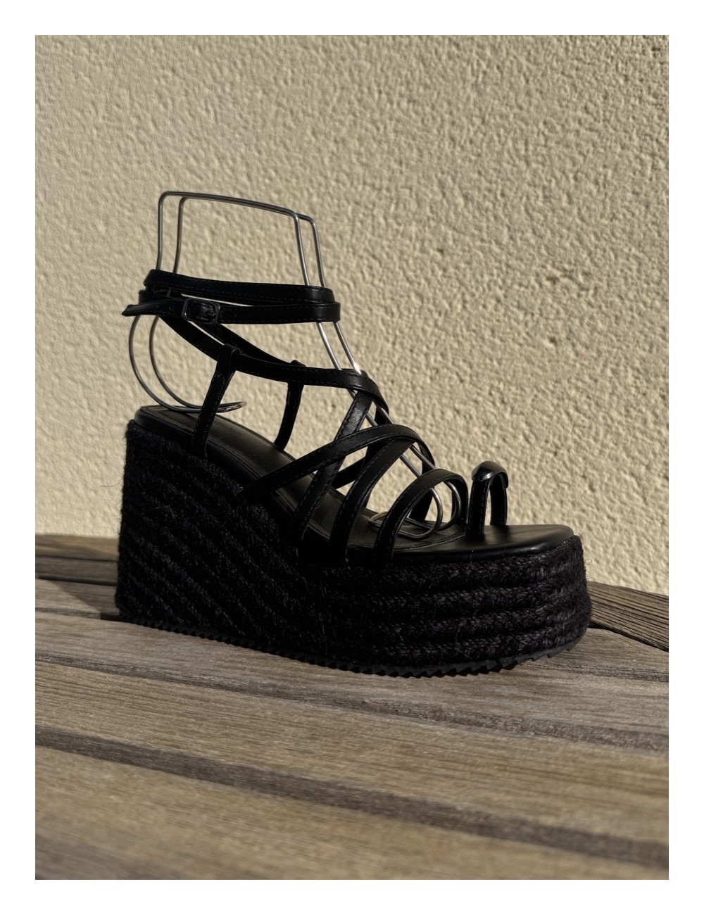 Sandalias con cuña y tiras Piras All Noir