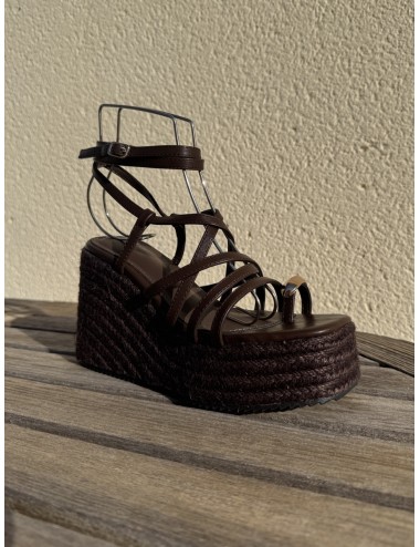 Sandalias con cuña y tiras Piras Brown