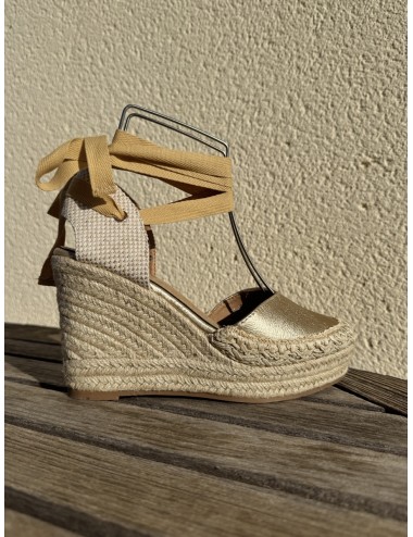 Cuñas de Esparto Atada en Pierna Cles Gold