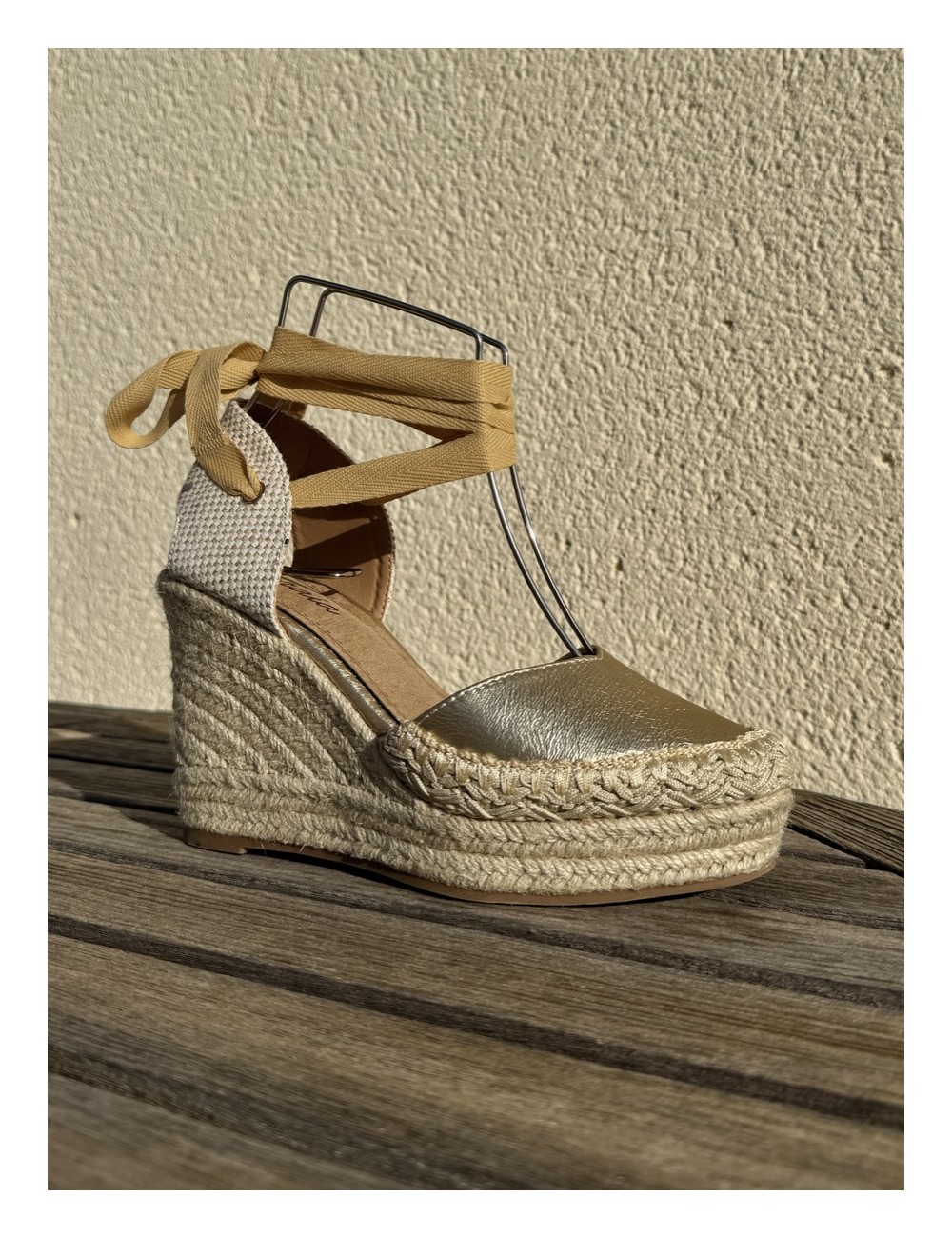 Cuñas de Esparto Atada en Pierna Cles Gold