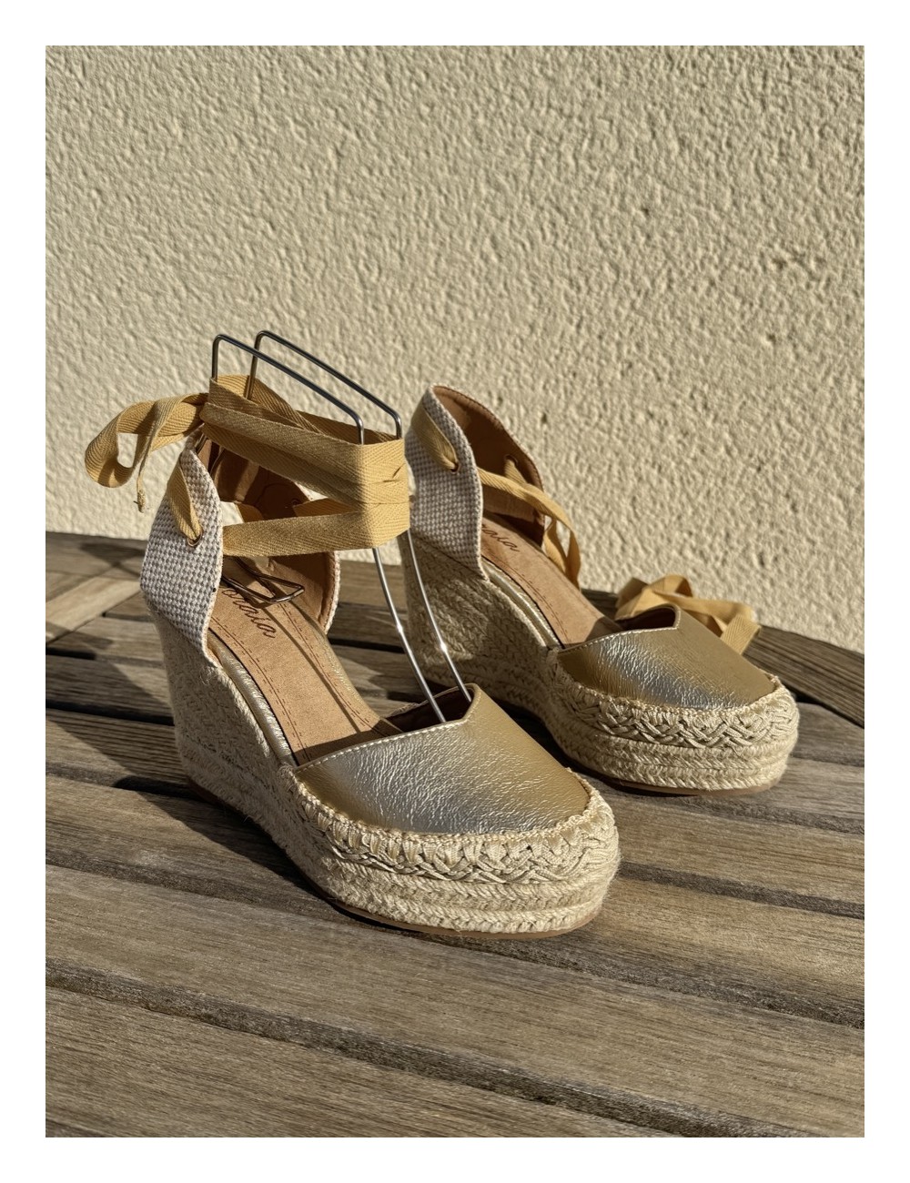 Cuñas de Esparto Atada en Pierna Cles Gold