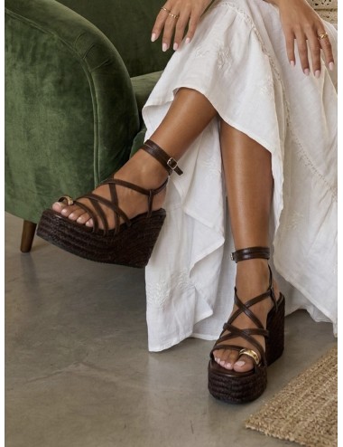 Sandalias con cuña y tiras Piras Brown