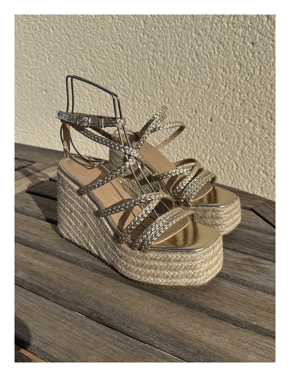 Cuñas de Esparto Altas con Tiras Trenzadas Pietri Gold