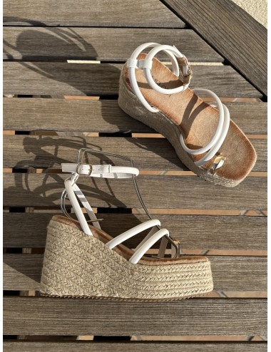 Sandalias con plataforma y tiras Telti white