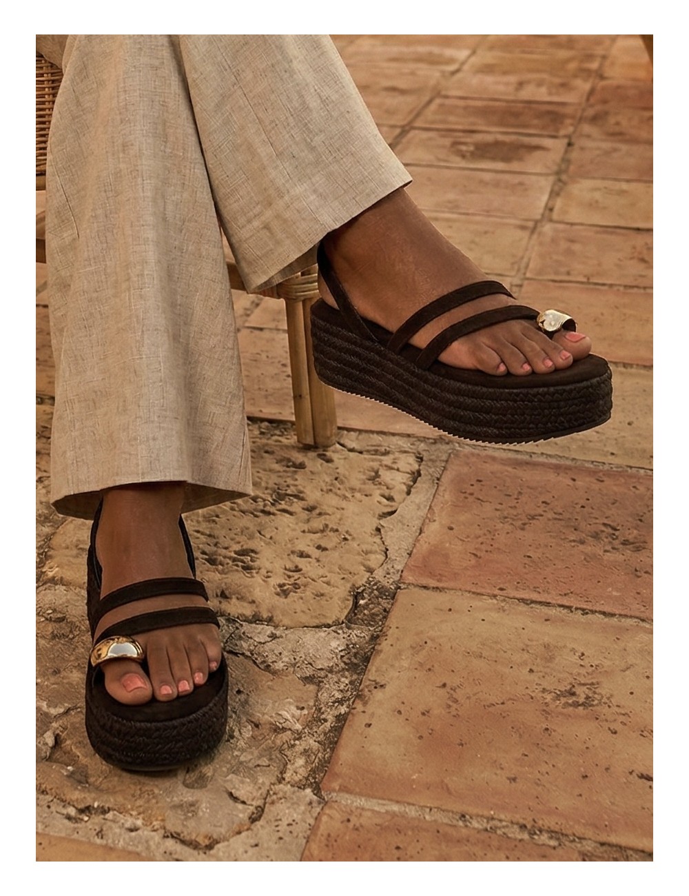 Sandalias con plataforma de esparto Enas Brown
