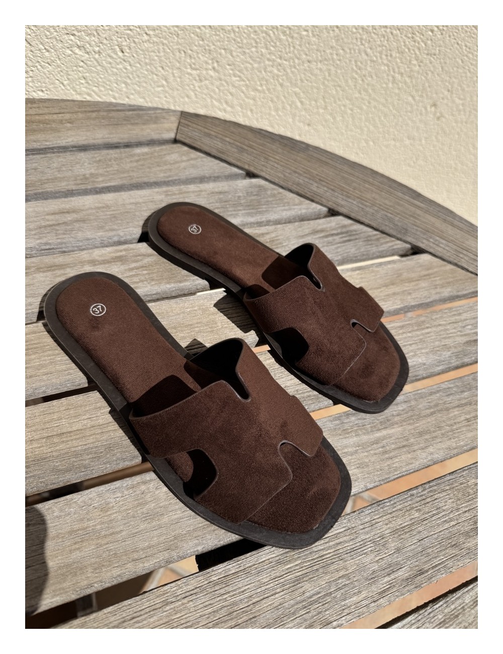 Sandalias planas Elini Brown