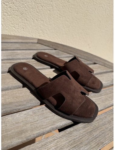 Sandalias planas Elini Brown