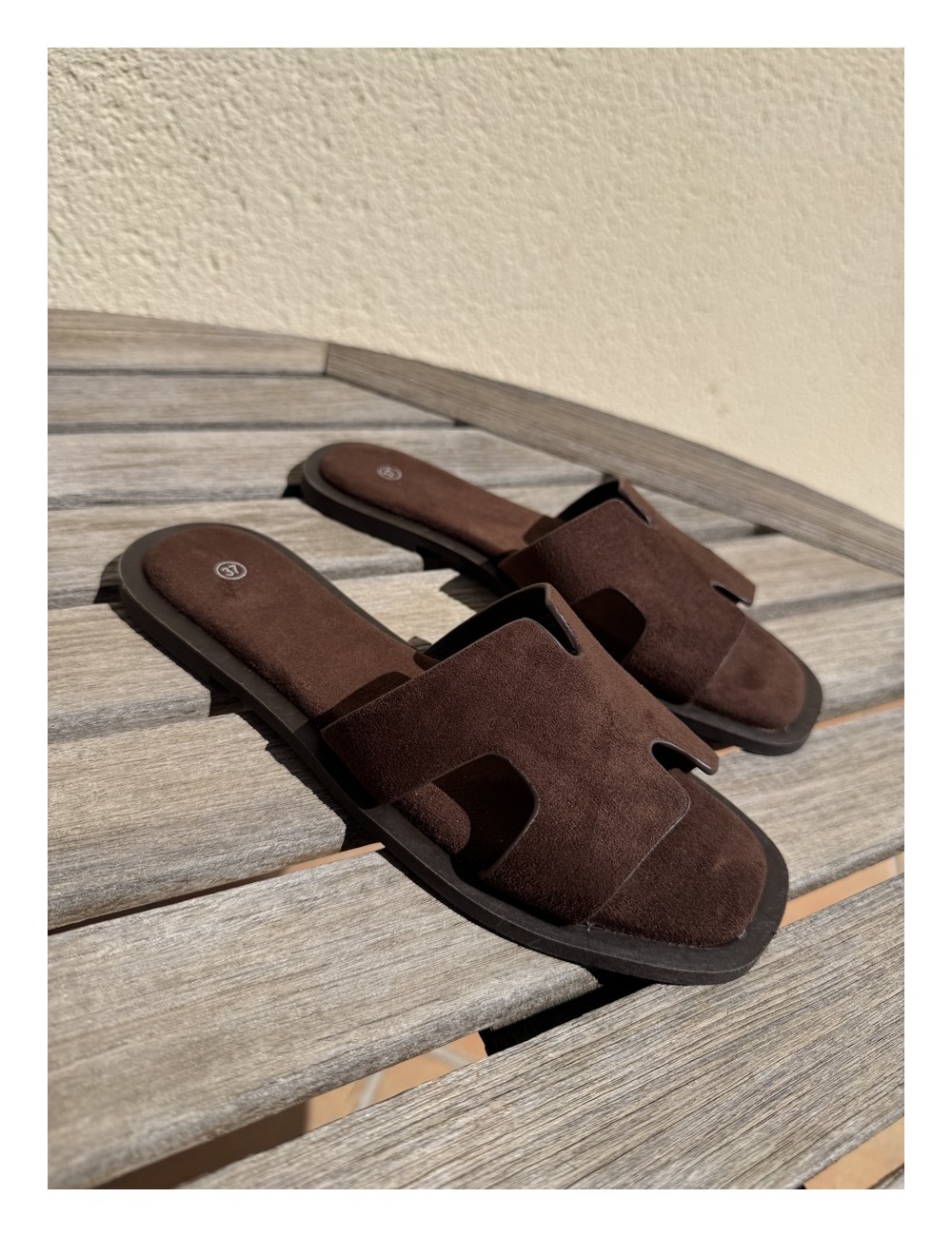Sandalias planas Elini Brown