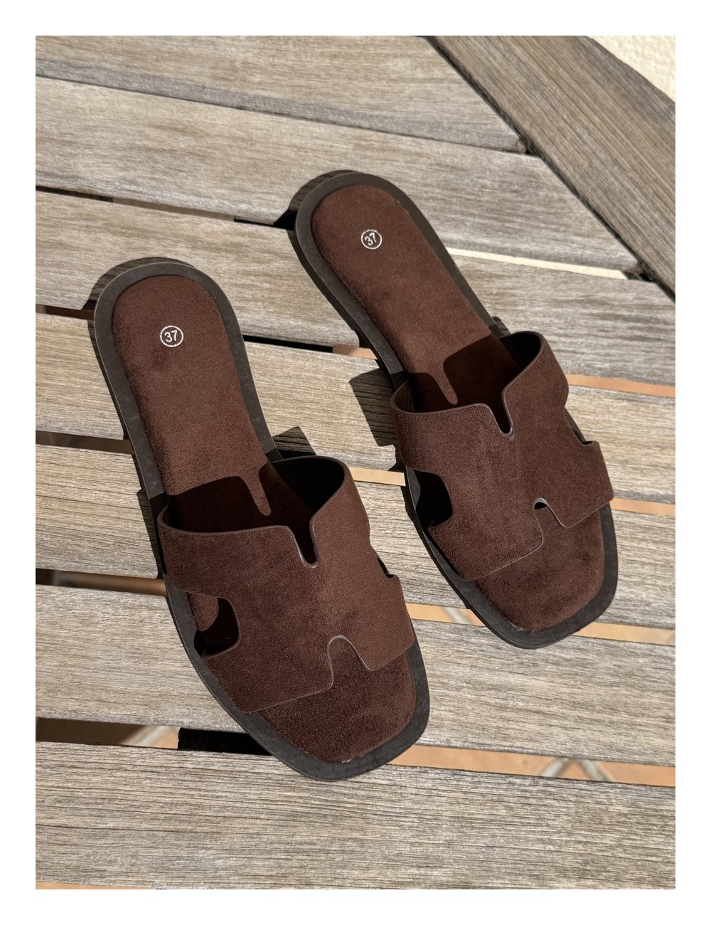 Sandalias planas Elini Brown