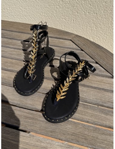 Sandalias con adorno Dorado Arbas Noir