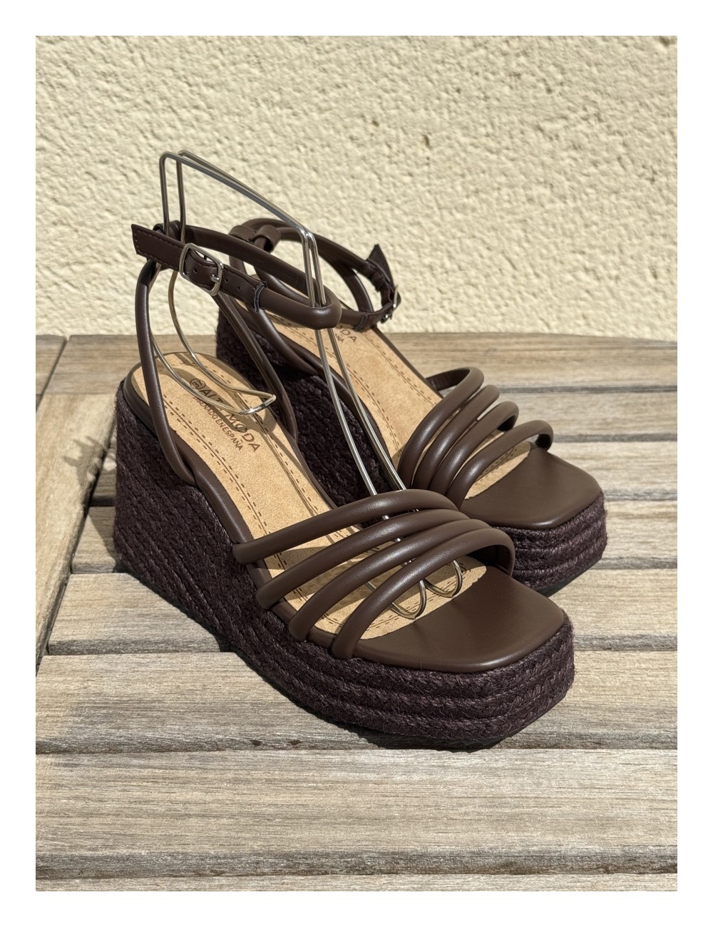 Sandalia de tiras con cuña de esparto Nuvola Brown