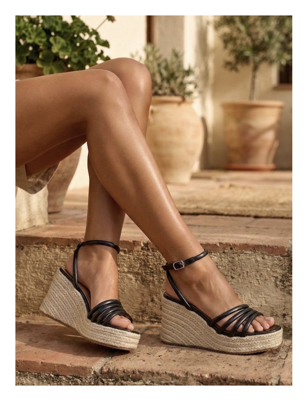 Sandalia de tiras con cuña de esparto Nuvola Noir