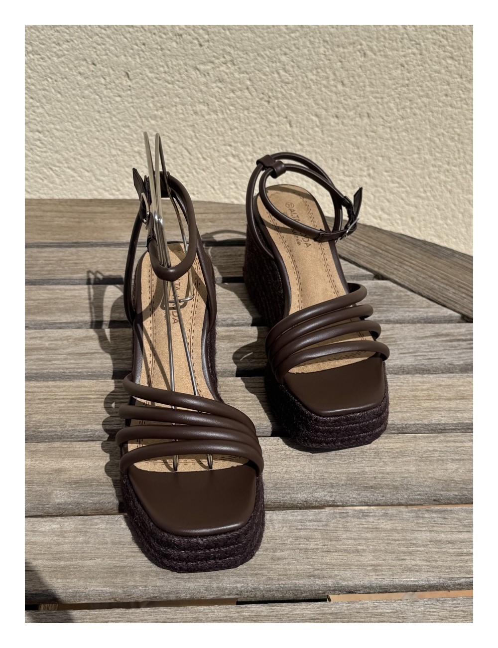 Sandalia de tiras con cuña de esparto Nuvola Brown