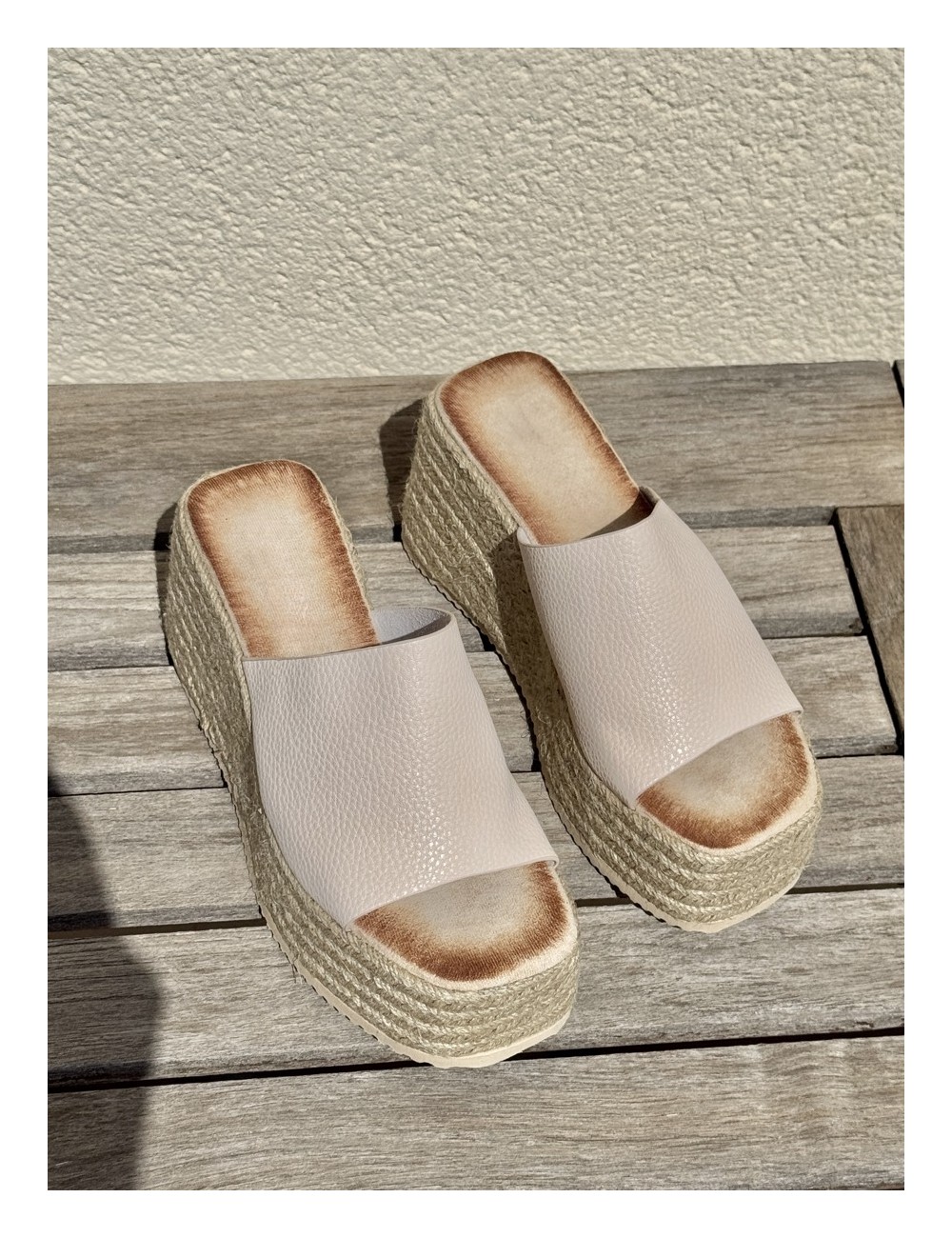 Cuñas con Plataforma y Esparto Malleva Beige