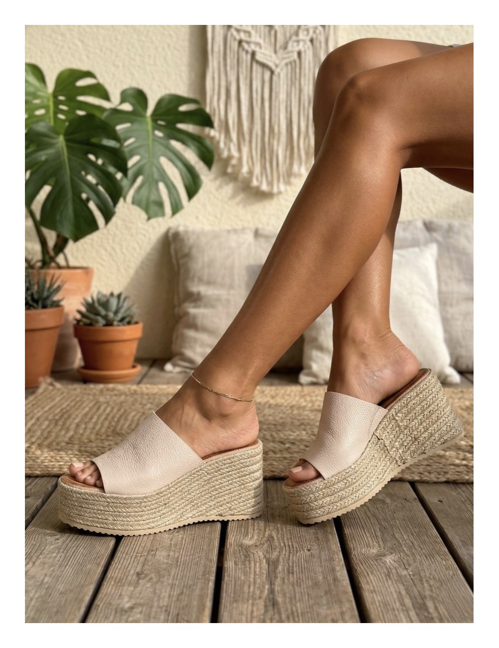 Cuñas con Plataforma y Esparto Malleva Beige