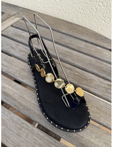 Sandalias con detalle dorado Talana Noir