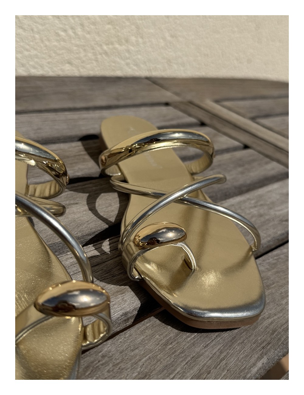 Sandalias con detalle dorado Vernazza Gold