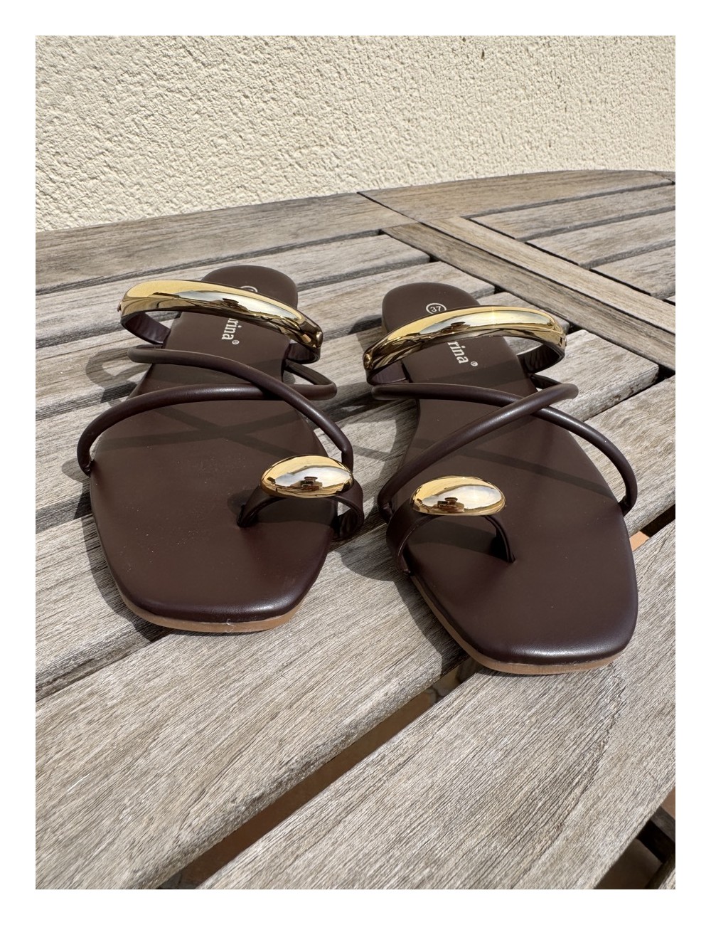 Sandalias con detalle dorado Vernazza Brown