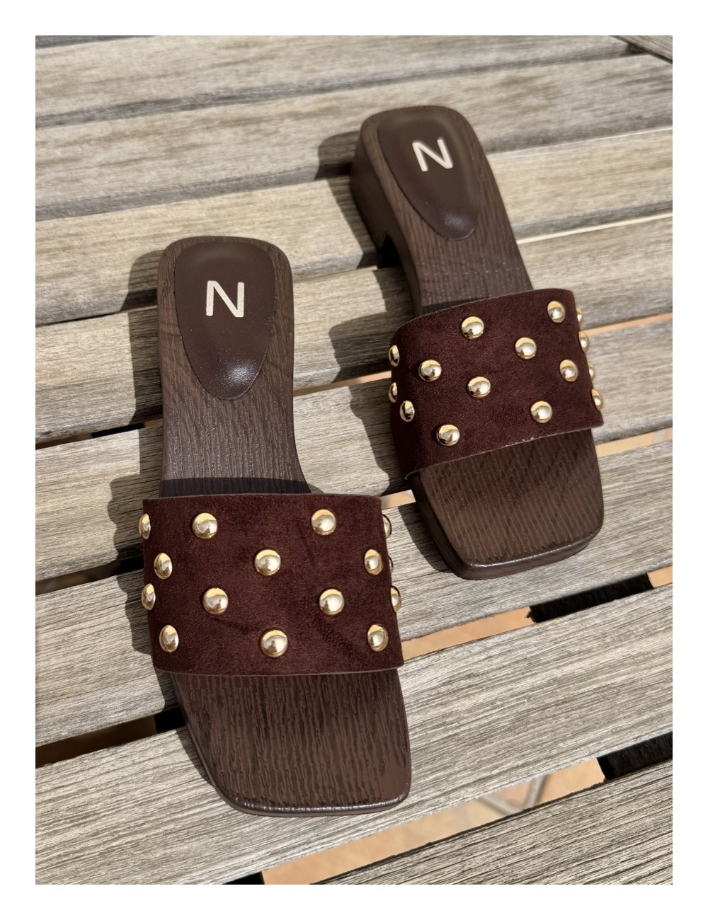 Sandalias con tachuelas Scalo Brown