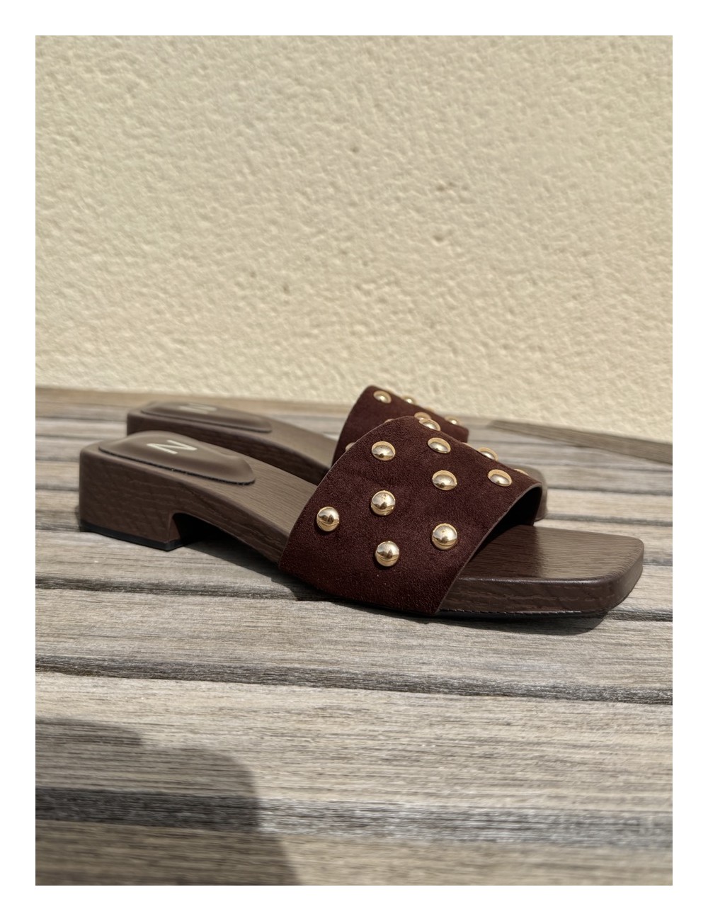 Sandalias con tachuelas Scalo Brown