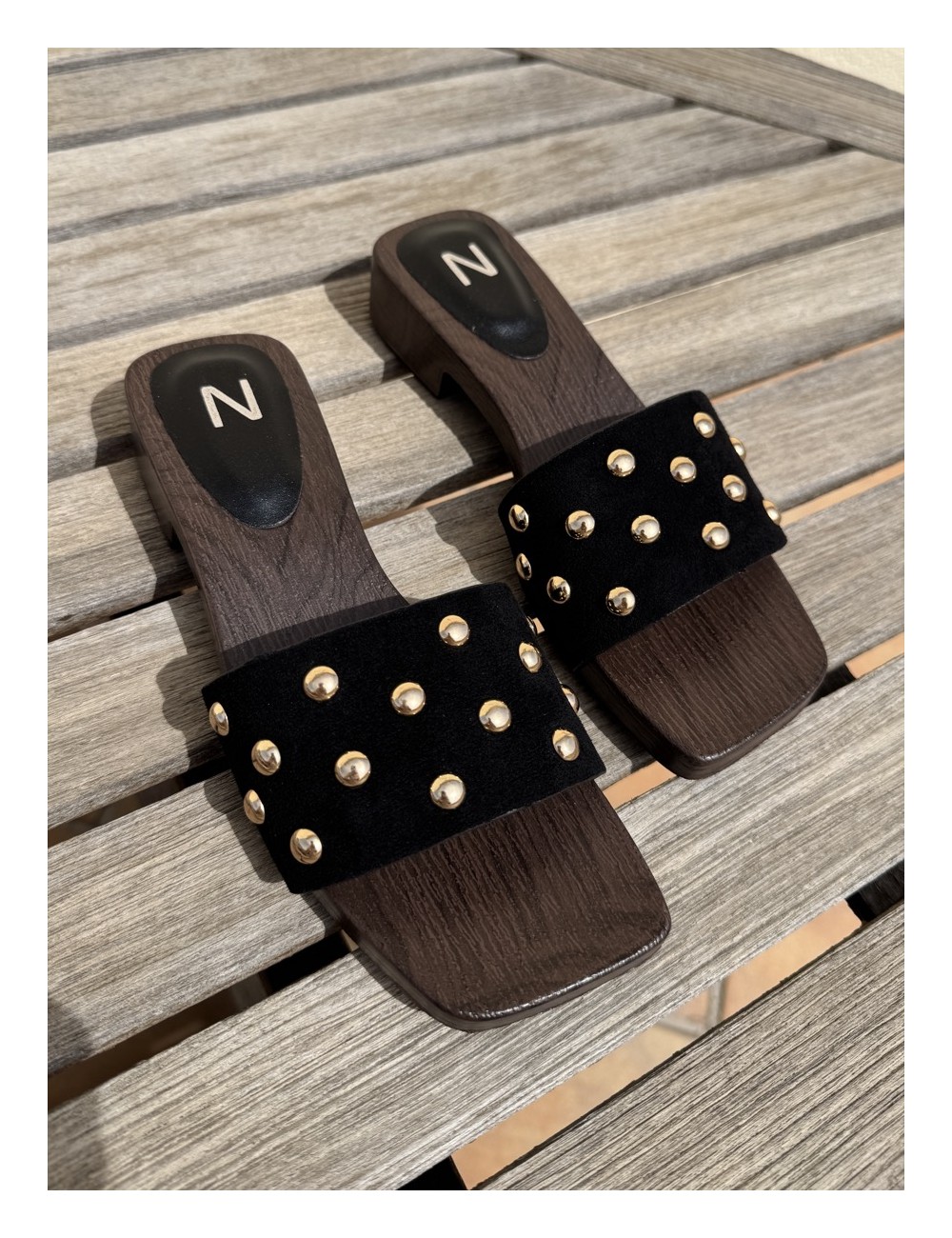 Sandalias con tachuelas Scalo Noir