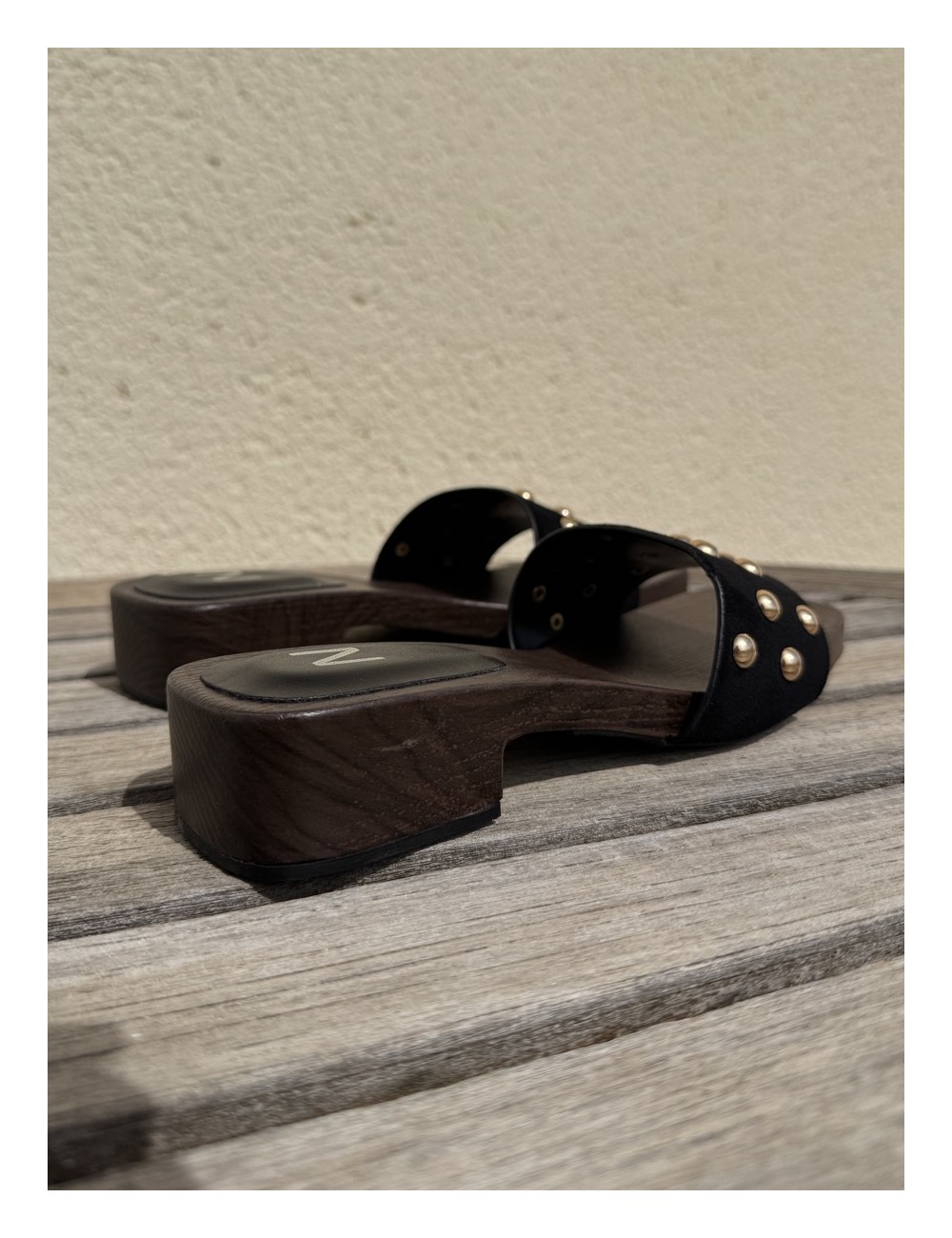 Sandalias con tachuelas Scalo Noir