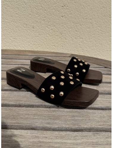 Sandalias con tachuelas Scalo Noir