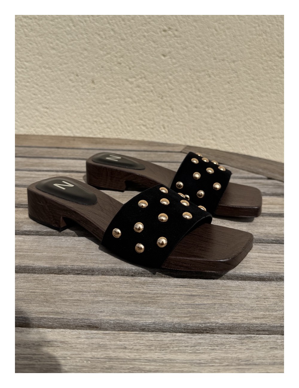 Sandalias con tachuelas Scalo Noir