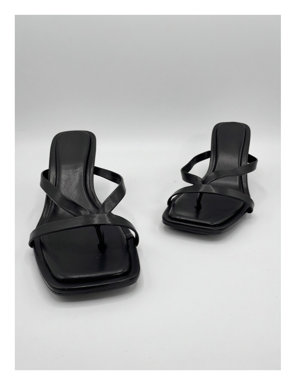 Sandalias de tacon fino Listini Noir