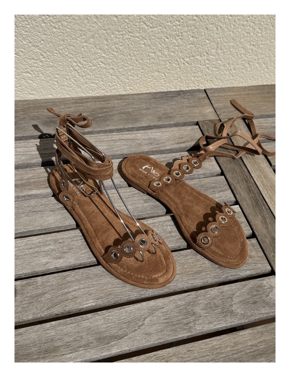 Sandalias con Adornos Tine Camel